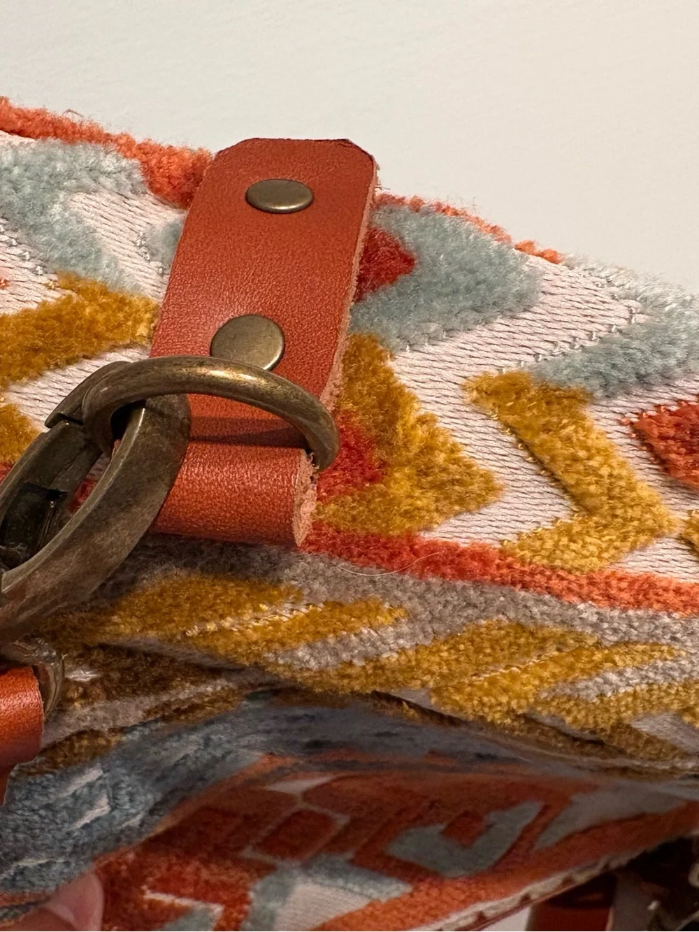Atenti Tapestry & leather crossbody bag purse